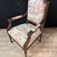 Paire de fauteuils Louis XVI en noyer, tissu toile de Jouy
