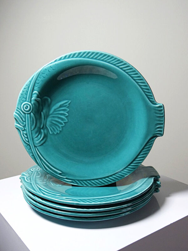 5 assiettes plates poisson en faïence turquoise, années 60-70