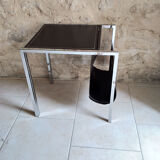 Table d'appoint porte revu cuir et acier 1970