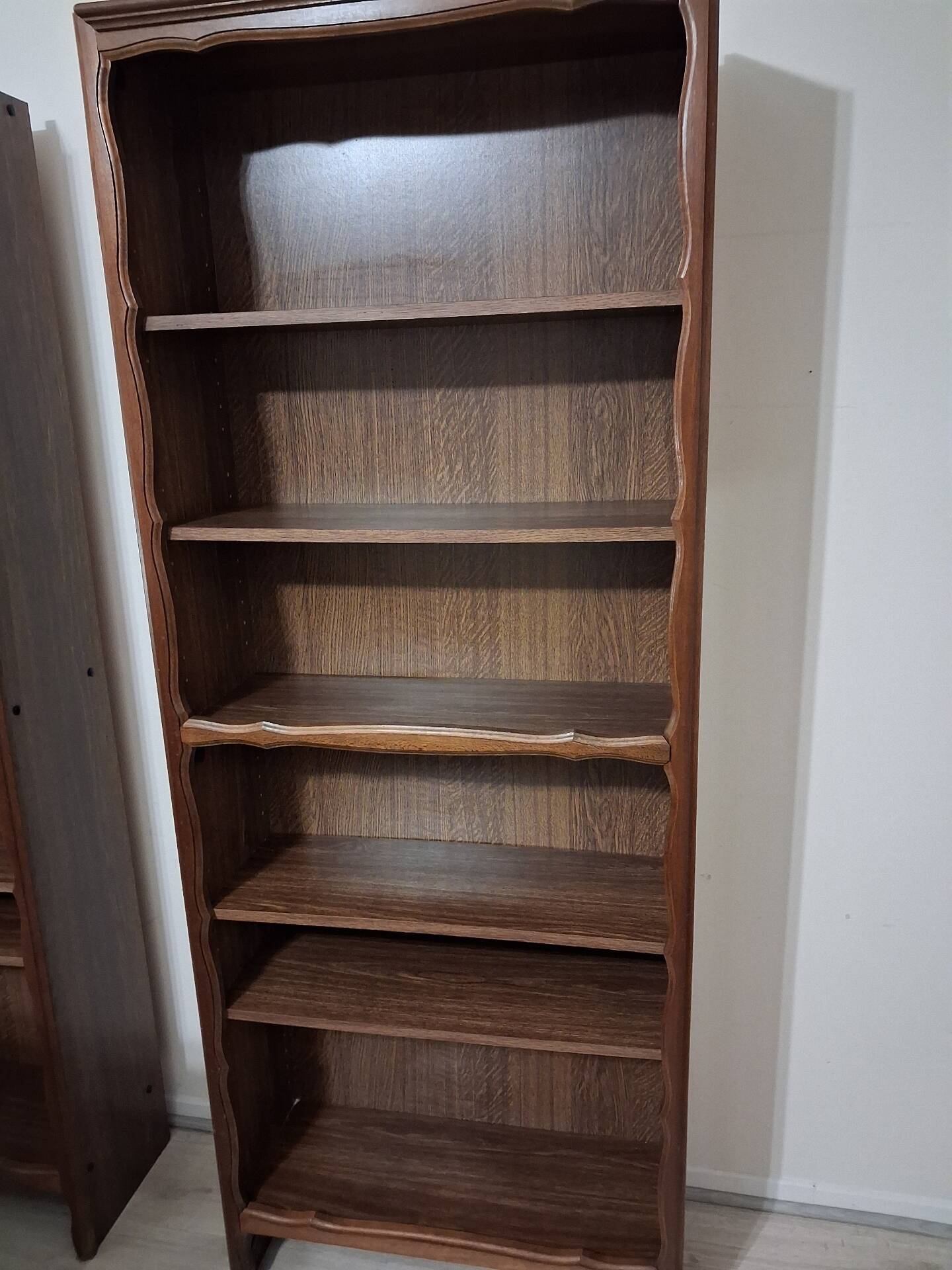 Set of 2 tall bookshelves
