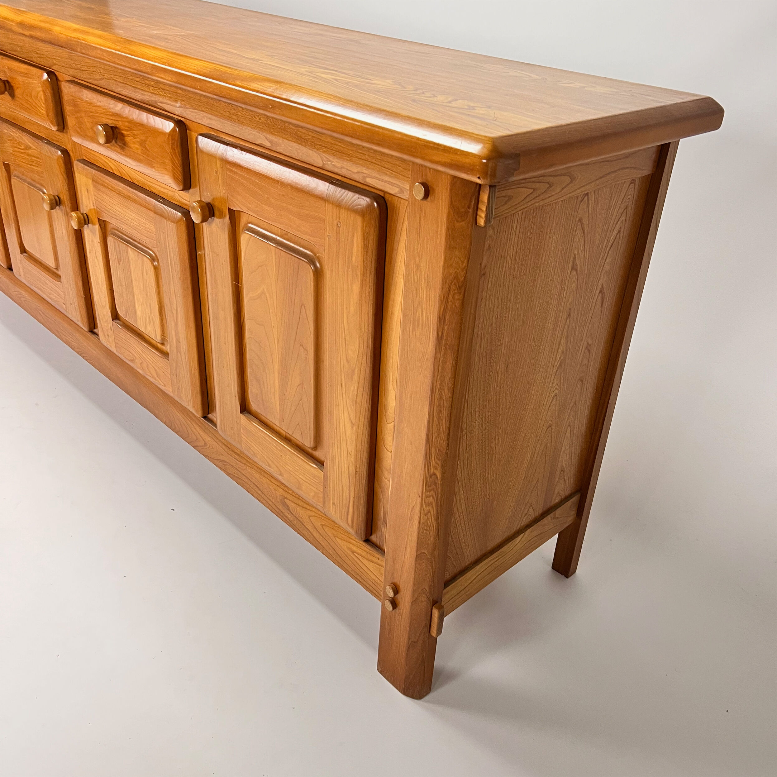 France Maison Raigan Style Elm Sideboard, 1970s