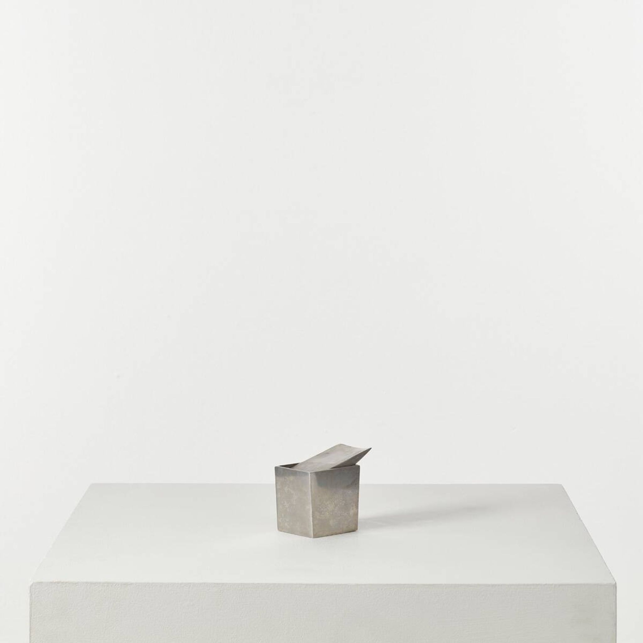 Philippe Starck Ray Hollis Cendrier pour XO, France 1997