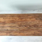 Petit banc rustique en bois
