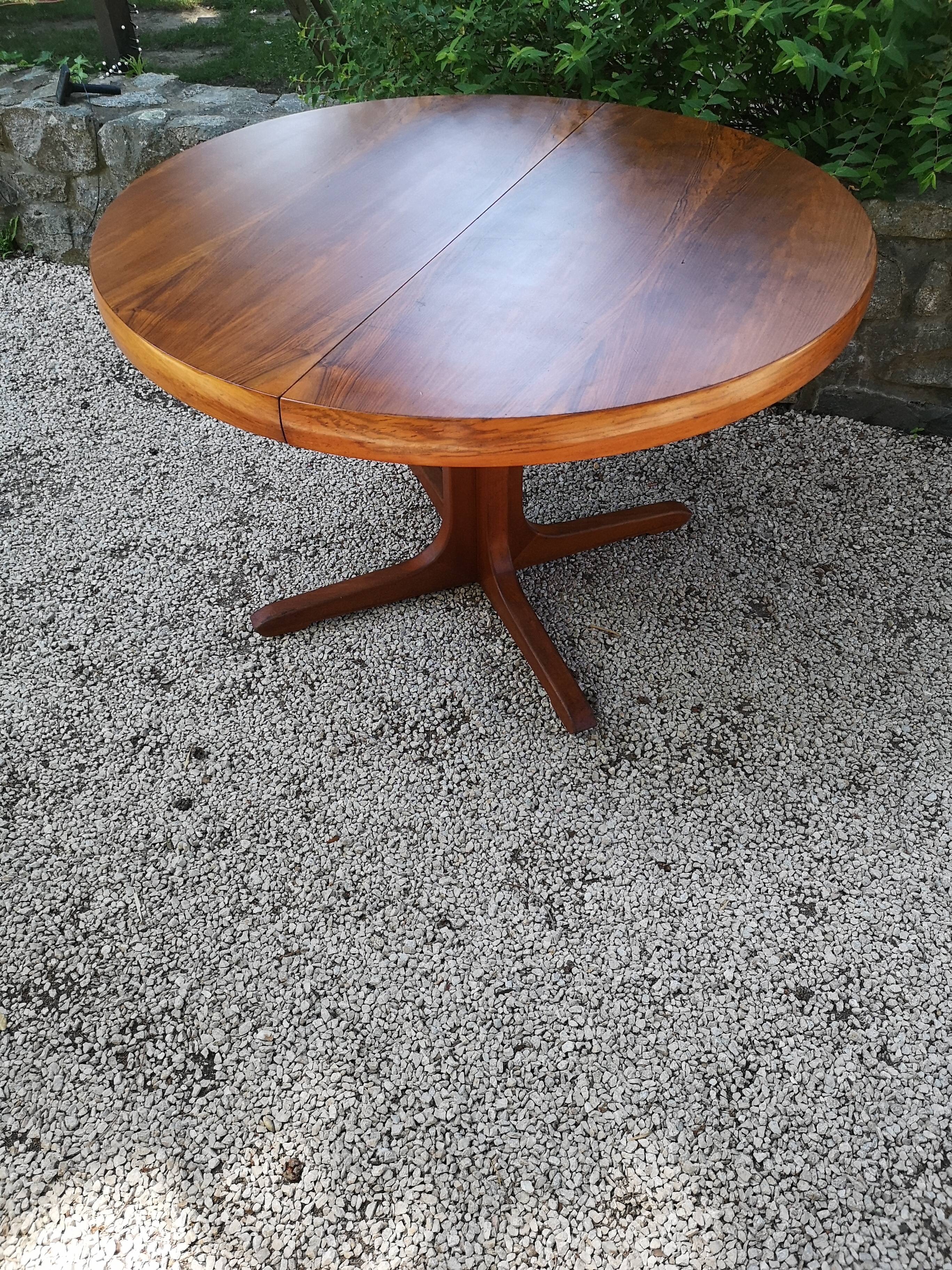 Baumann rosewood system table