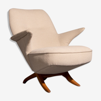 Pinguïn armchair by Theo Ruth produced by Artifort
