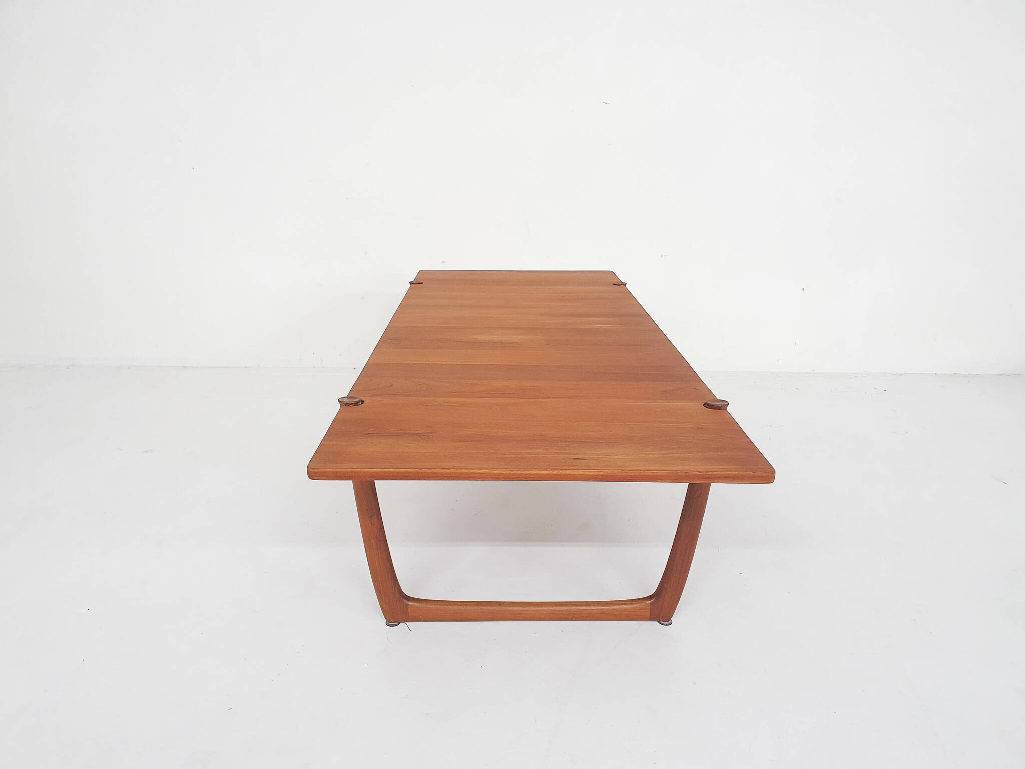 Large teak coffee table by Peter Hvidt and Orla Molgaard Nielsen model FD 575 for France and Son
