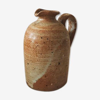 Pitcher in sandstone