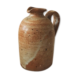 Pitcher in sandstone