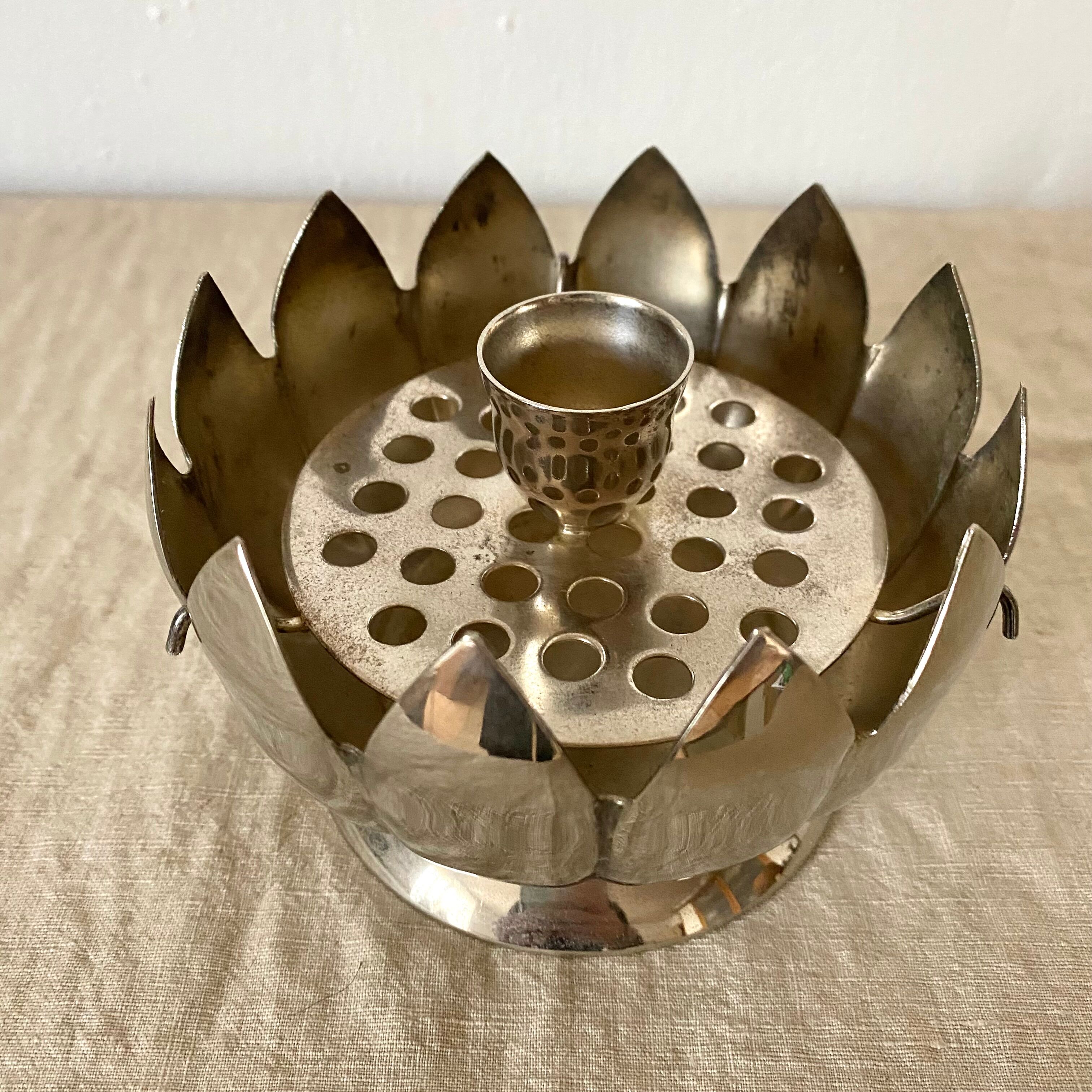 80s lotus flower candle holder
