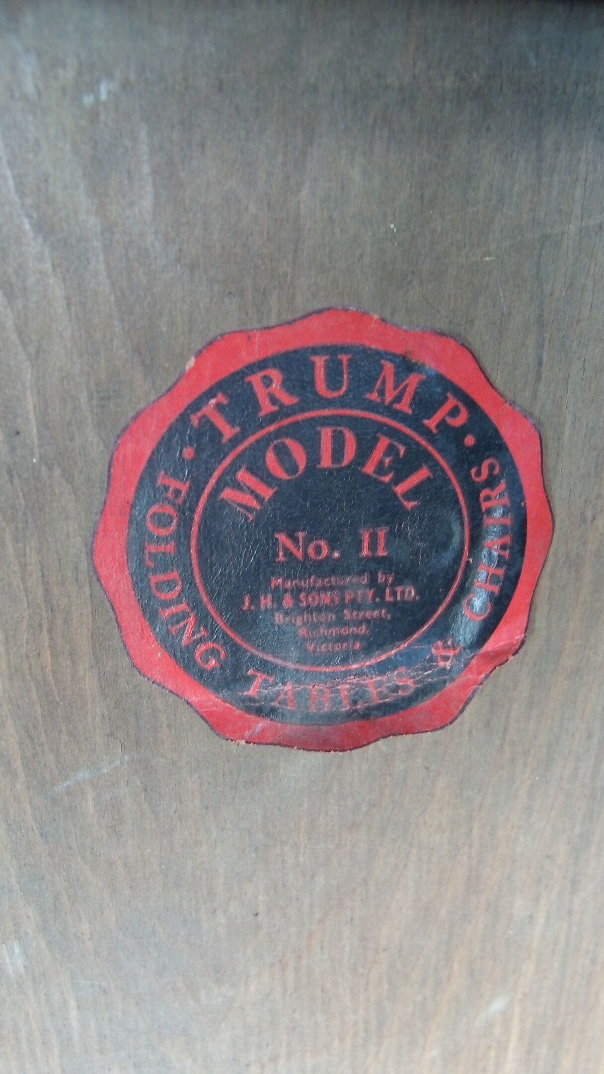 Set of 2 chairs wood folding american trump and skai