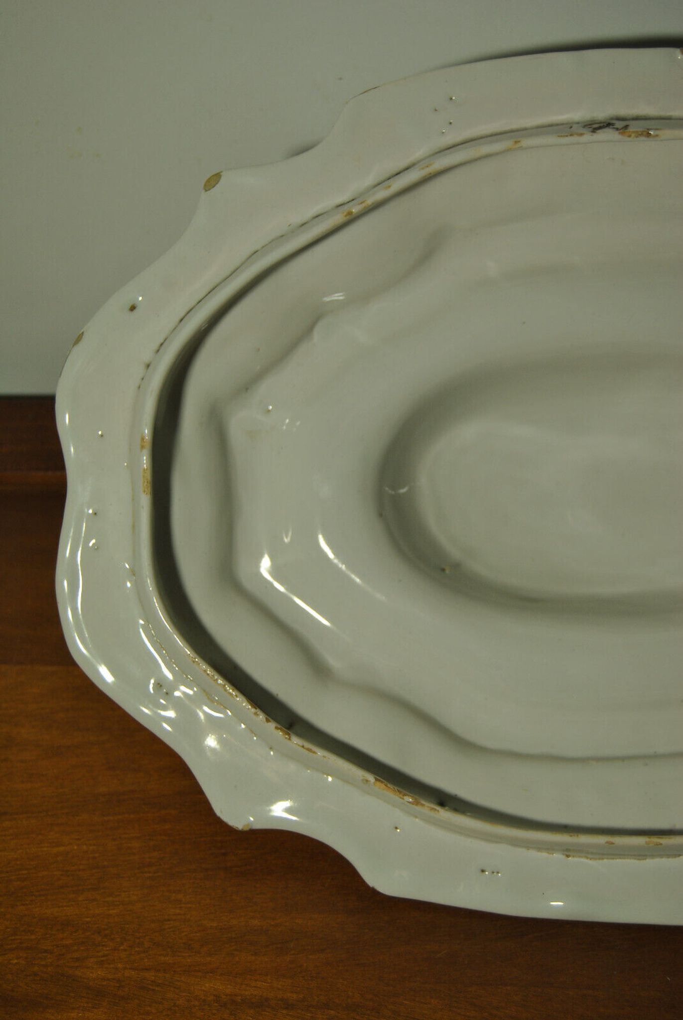 Vegetable soup tureen lid Moustiers 18th century South France