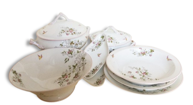 Partie de service en porcelaine 19ème