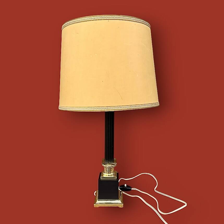 Ancienne lampe colonne néoclassique en laiton doré et noir et papier
