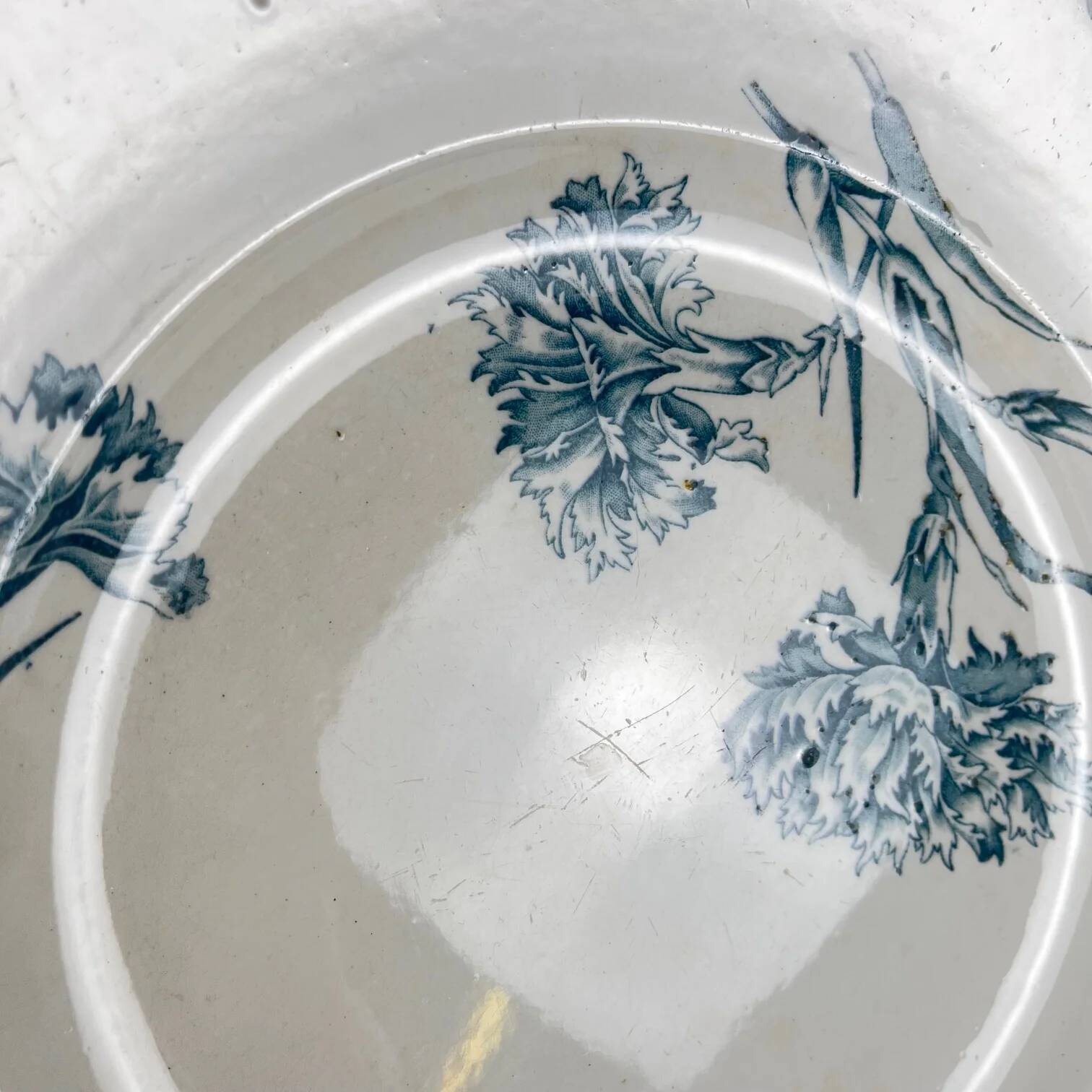 Round plate model "Carnation", KG Lunéville, ironstone, 19th century