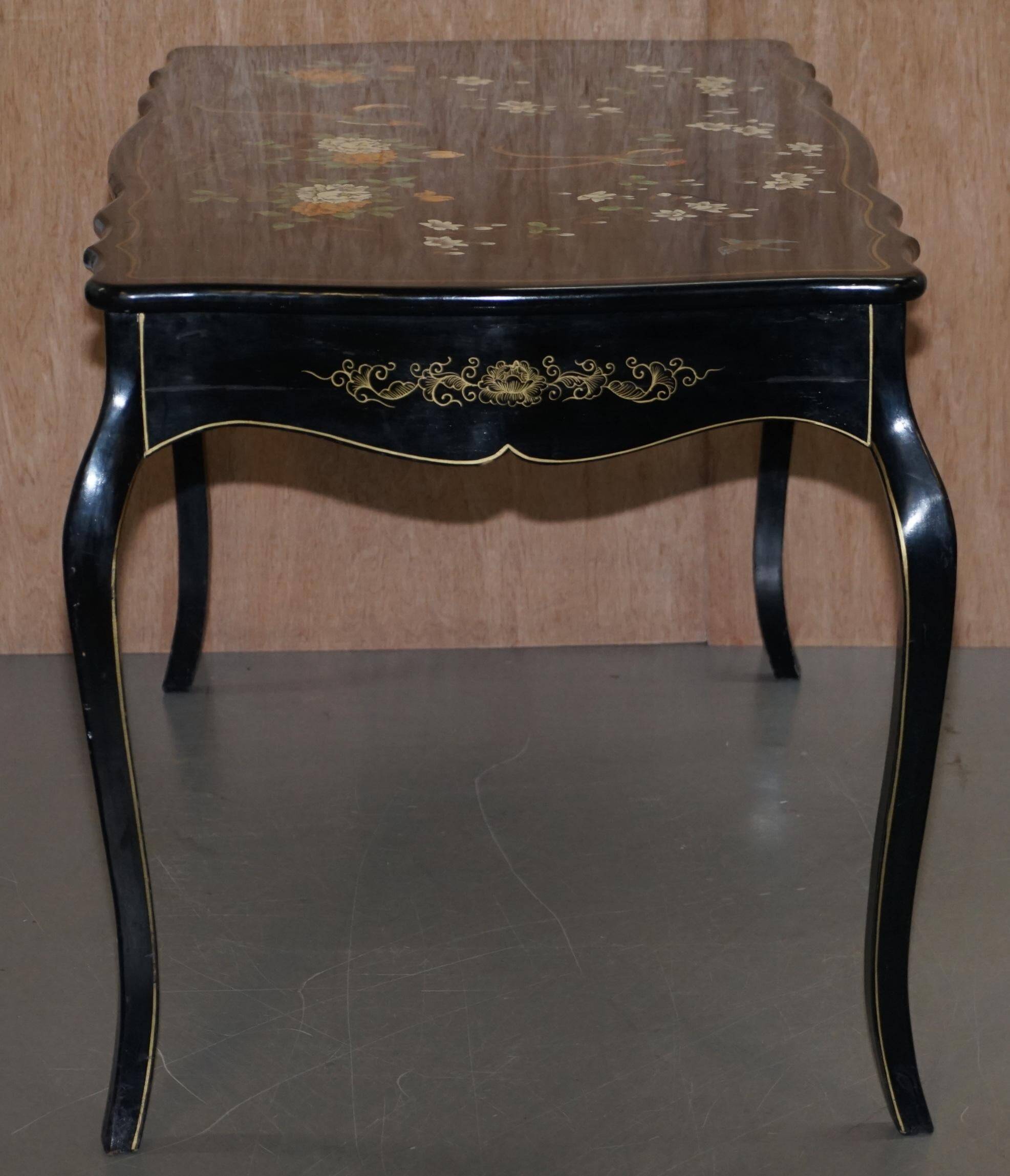Bureau d'écriture vintage peint polychrome laqué noir avec oiseaux et fleurs