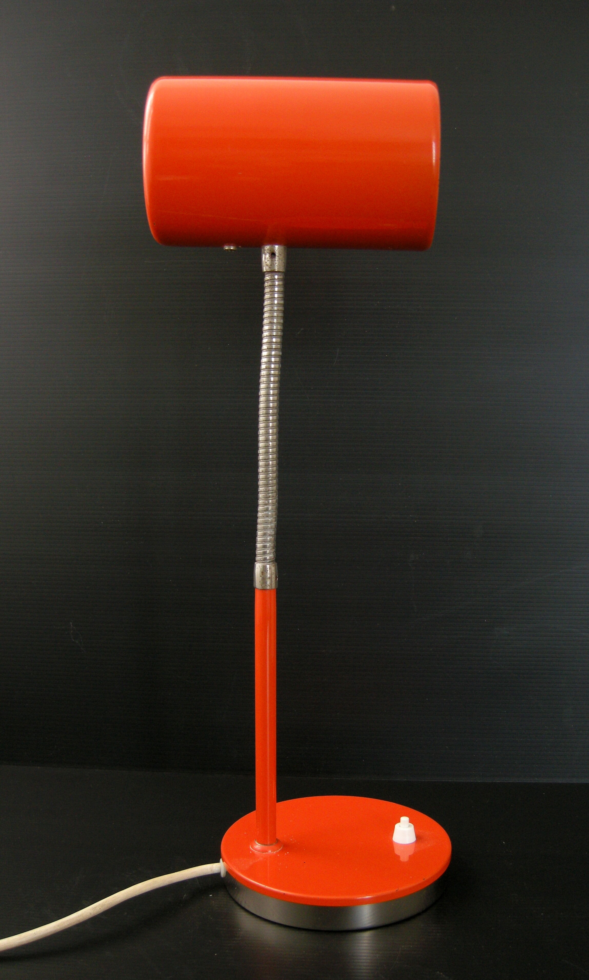 Lampe vintage 1970 métal laqué orange