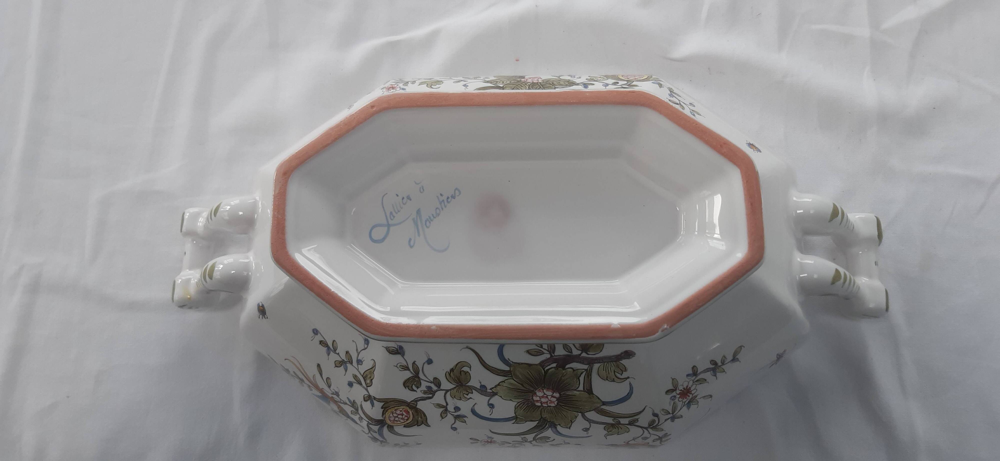 Lallier earthenware soup tureen in Moustiers