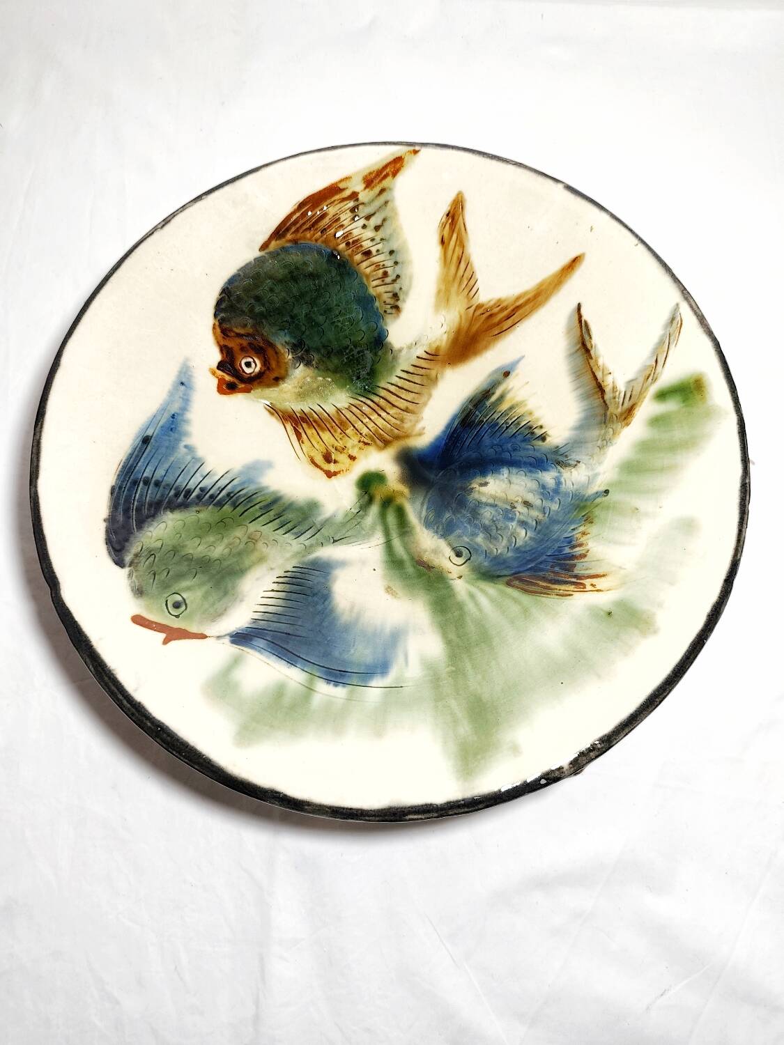 Plato de cerámica "Puigdemont".  España, 1970s.