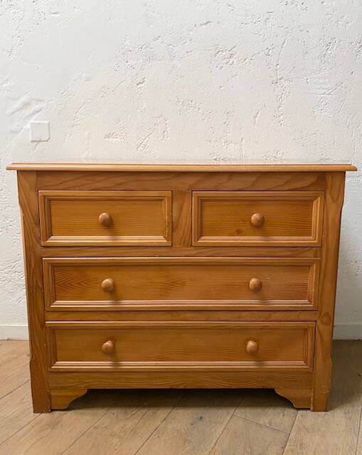 Chest of drawers