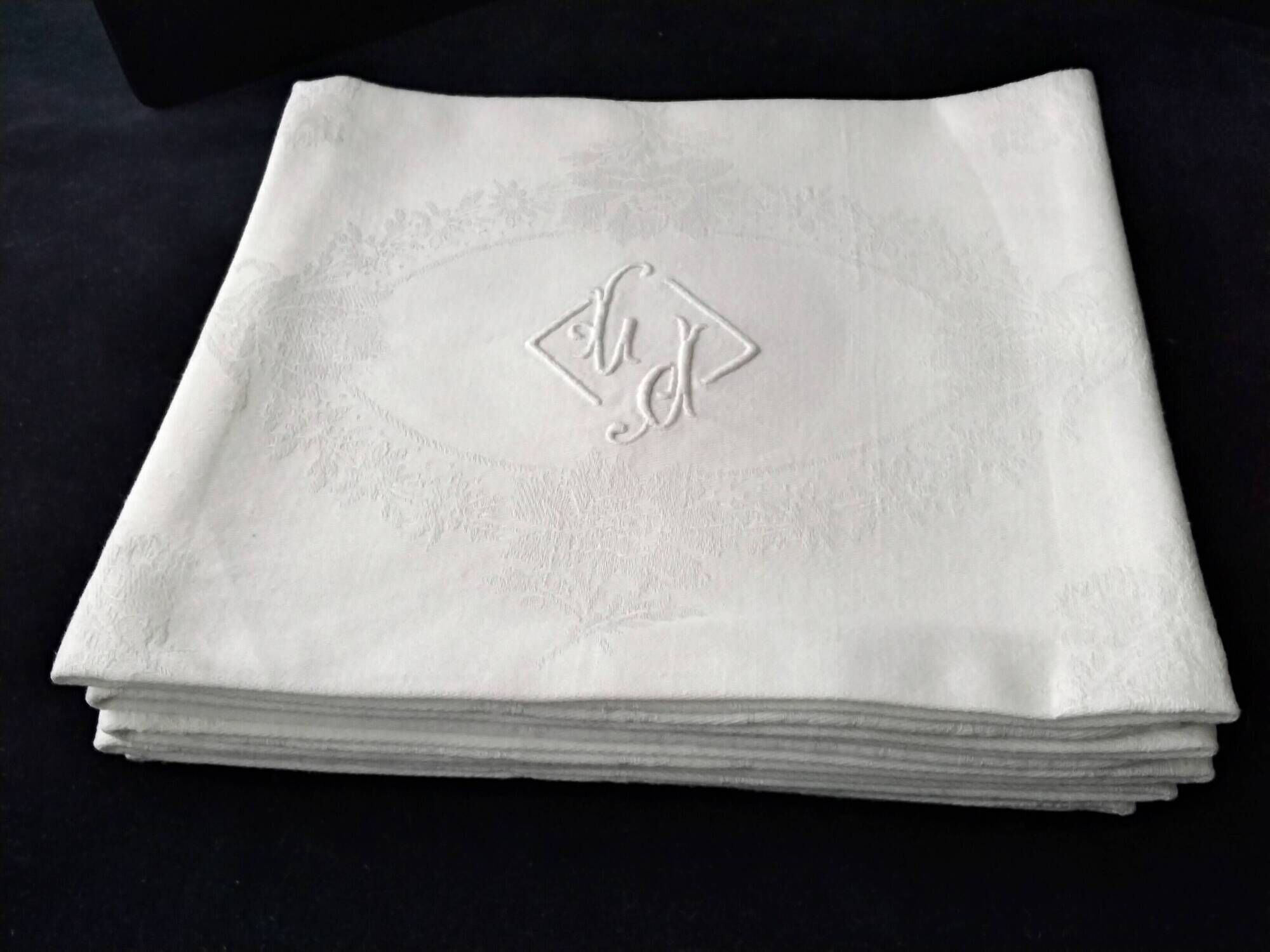 6 grandes serviettes de table anciennes en coton damassé et monogrammées