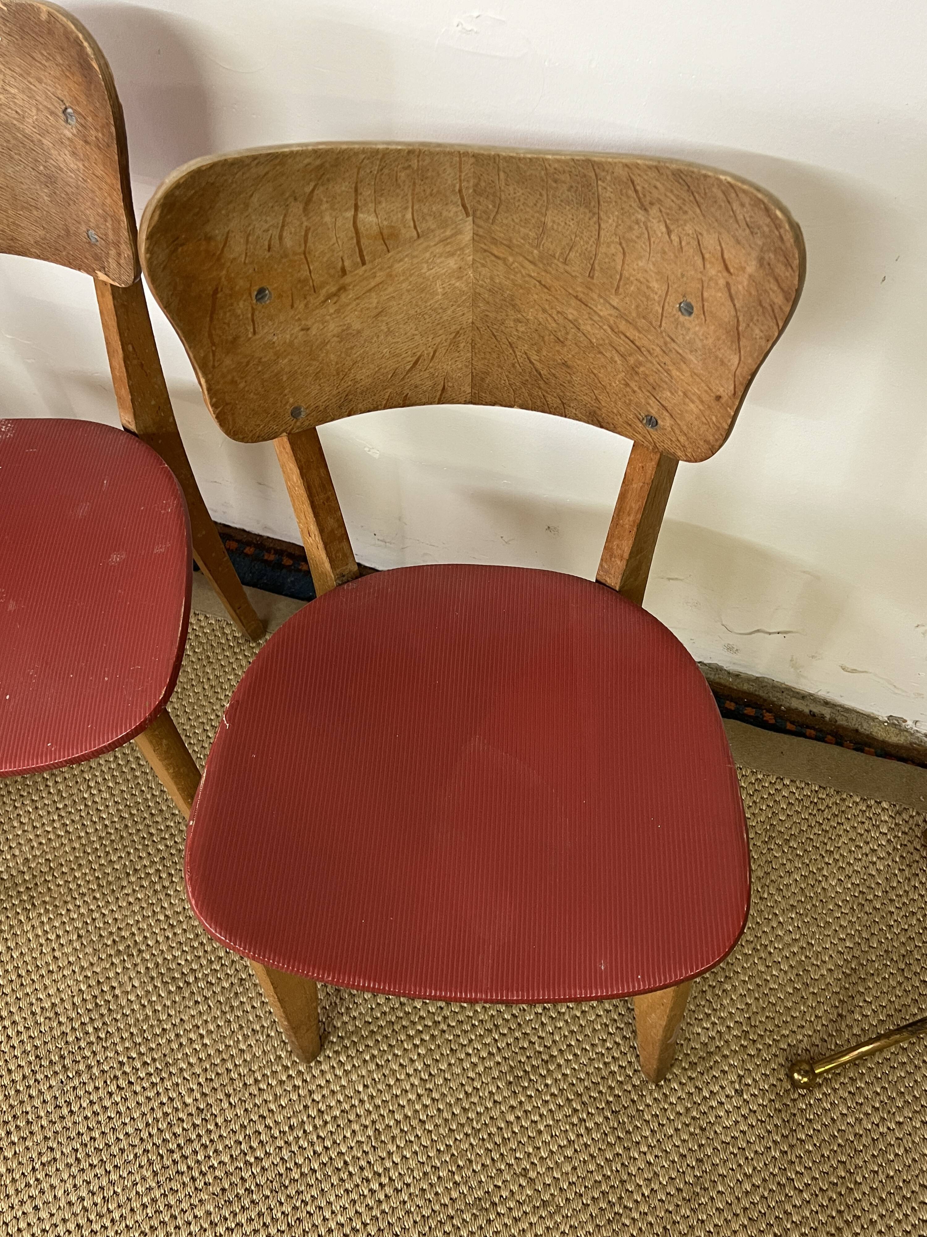 Suite de 4 chaises bistrot en bois vintage