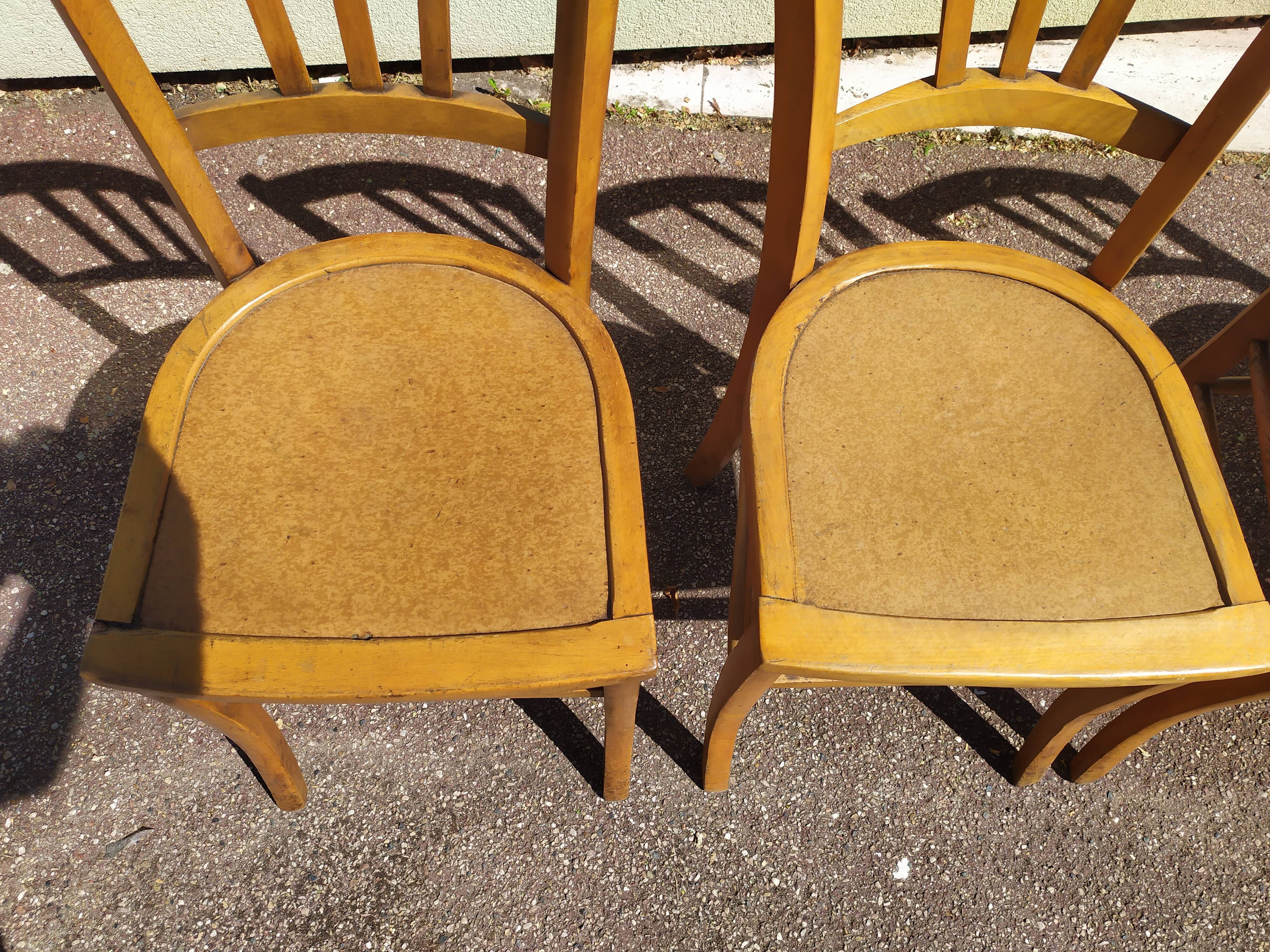Lot de 4 chaises de bistrot ou de ferme en bois anciennes