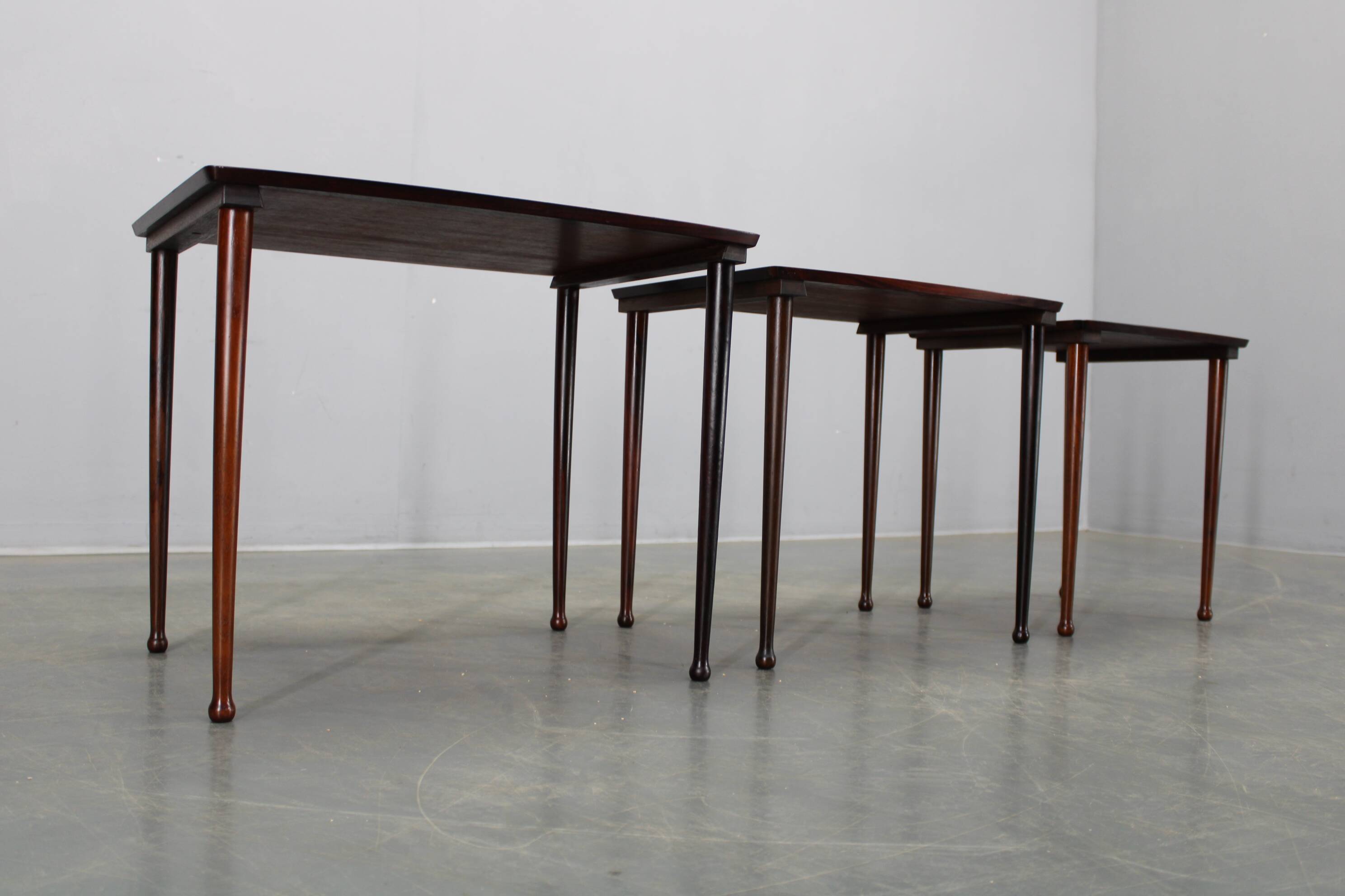 Mid-century Danish nesting tables in solid wood and veneer, 1960s