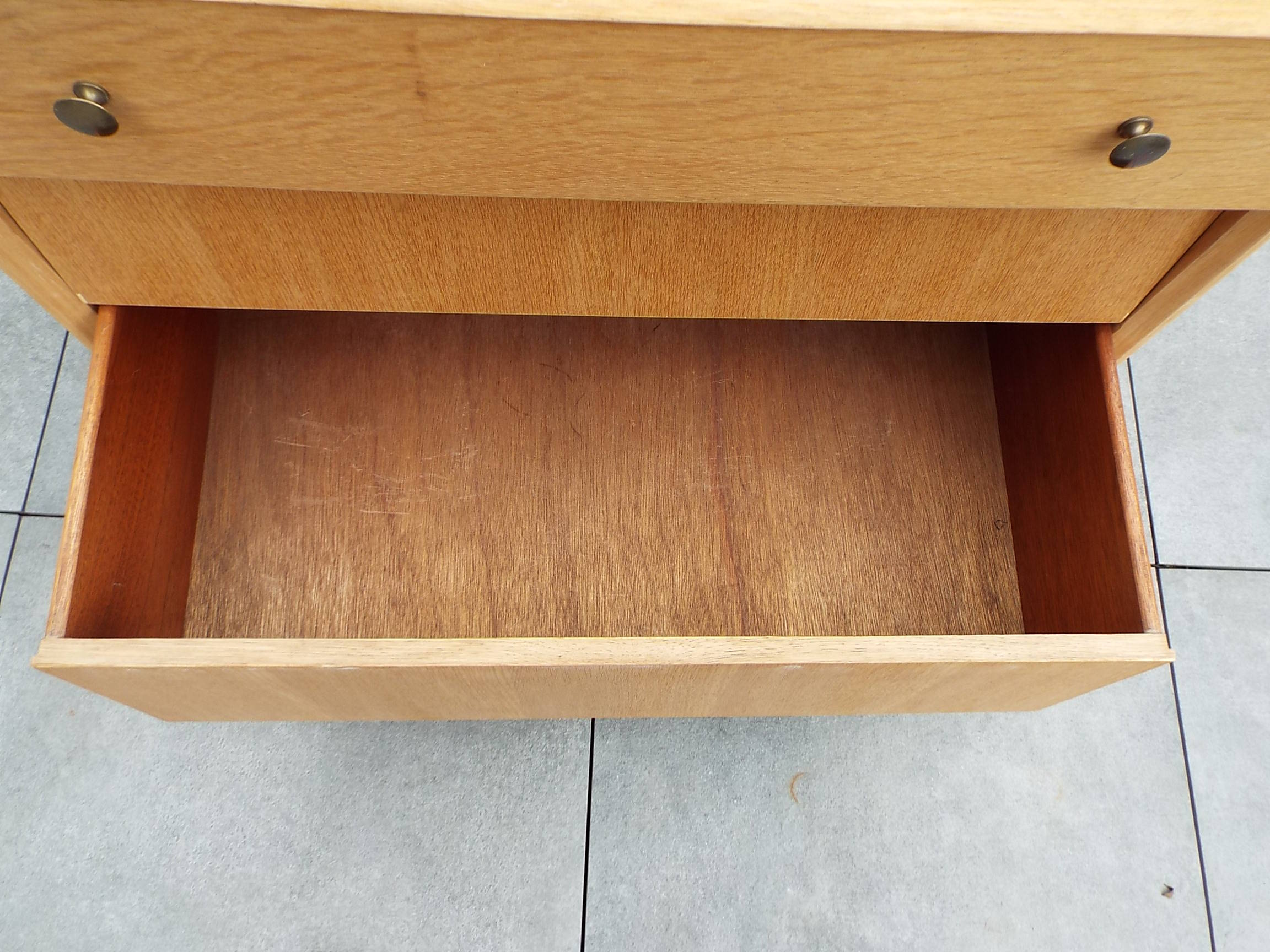 Compass feet dresser