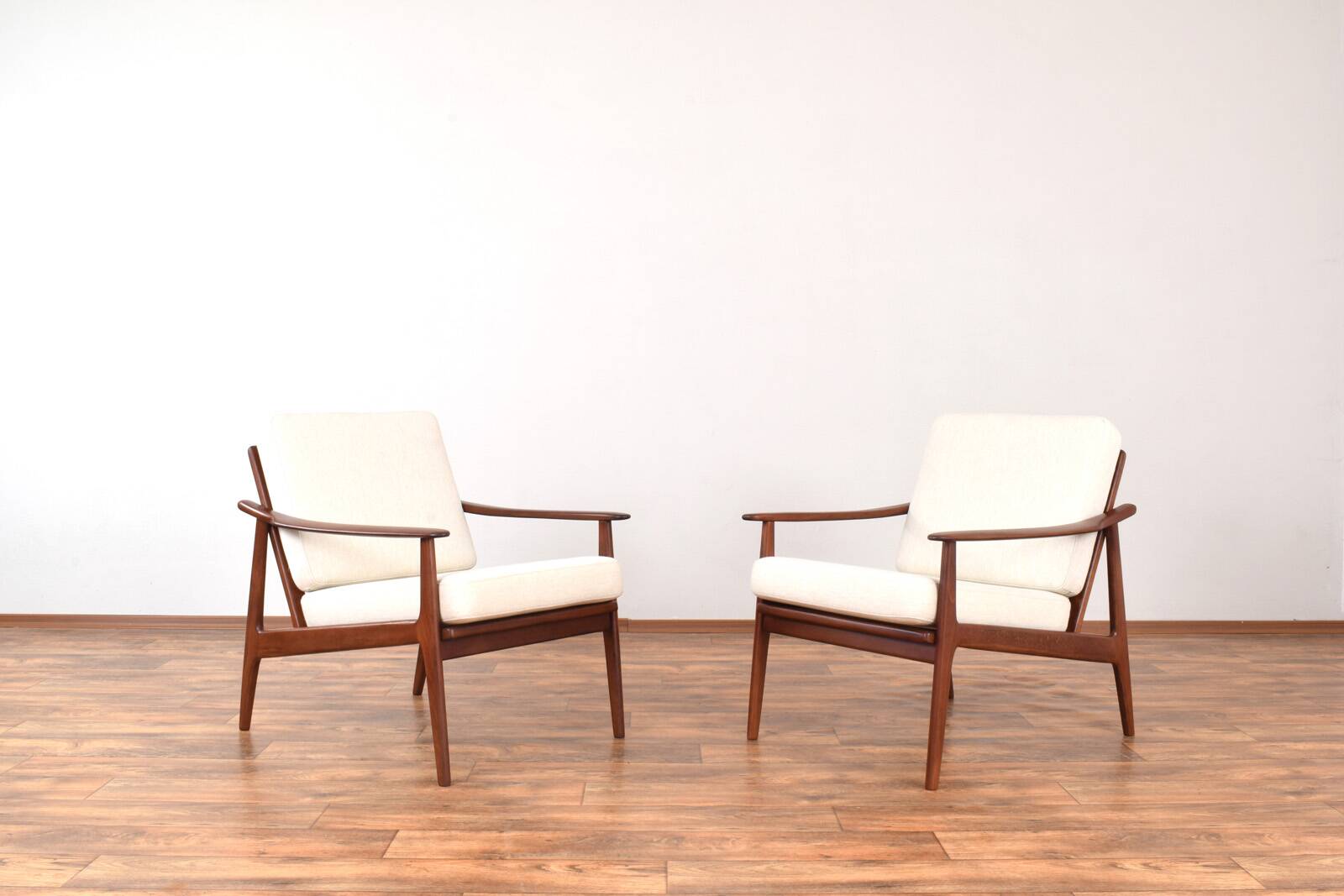 Mid-Century Danish Wood & Linen Lounge Chairs, Set of 2, 1960s.