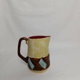 Pichet / jug in barbotine signed Orchies