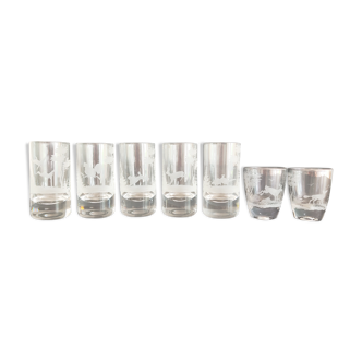 Set of 7 liquor glasses decorated with animals
