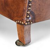 fauteuil club en cuir de mouton anglais ancien avec accoudoirs