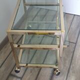 Service in metal and glass