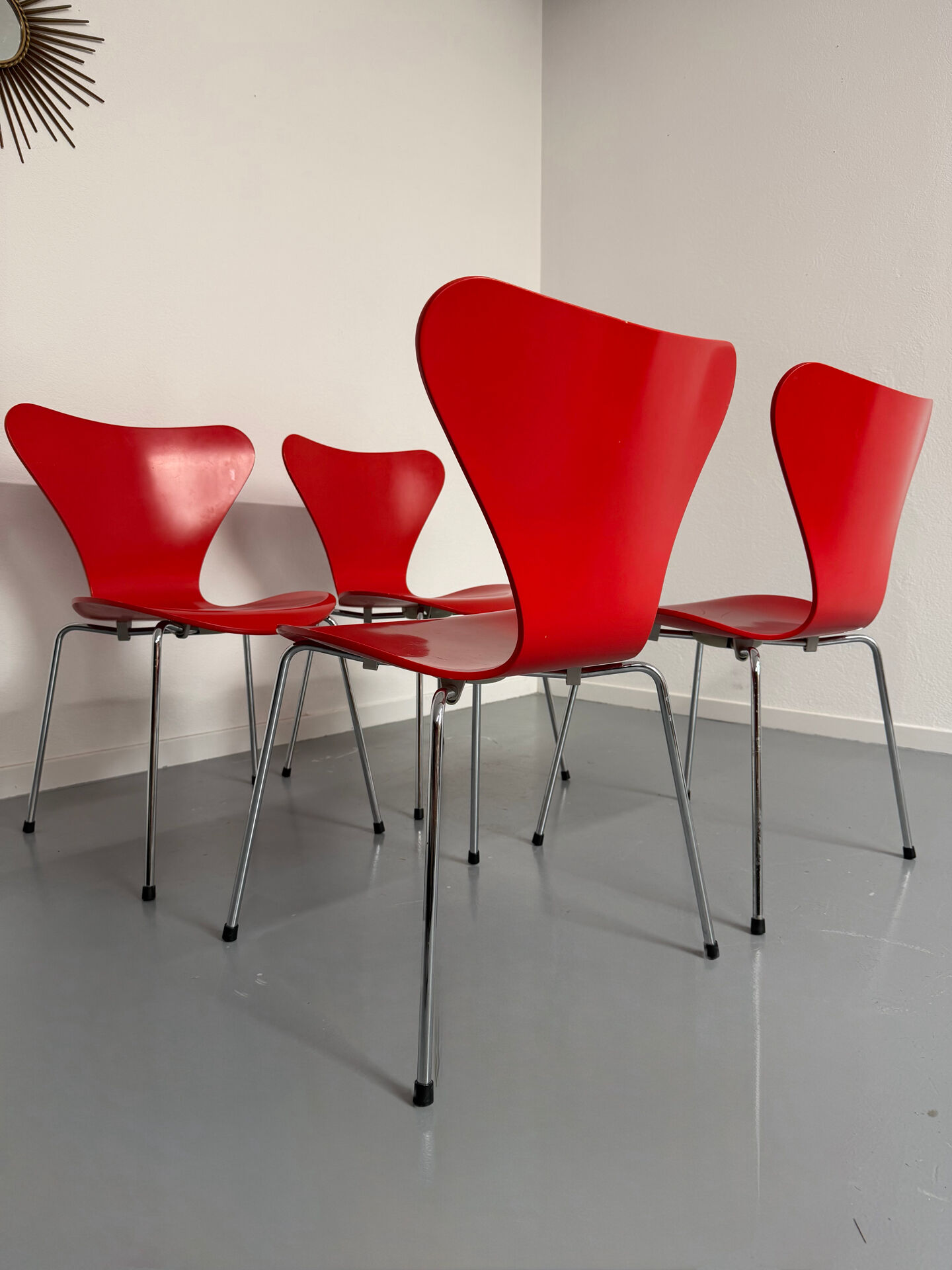 Lot of 4 chairs Series 7 model 3107 design Arne Jacobsen /Fritz Hansen