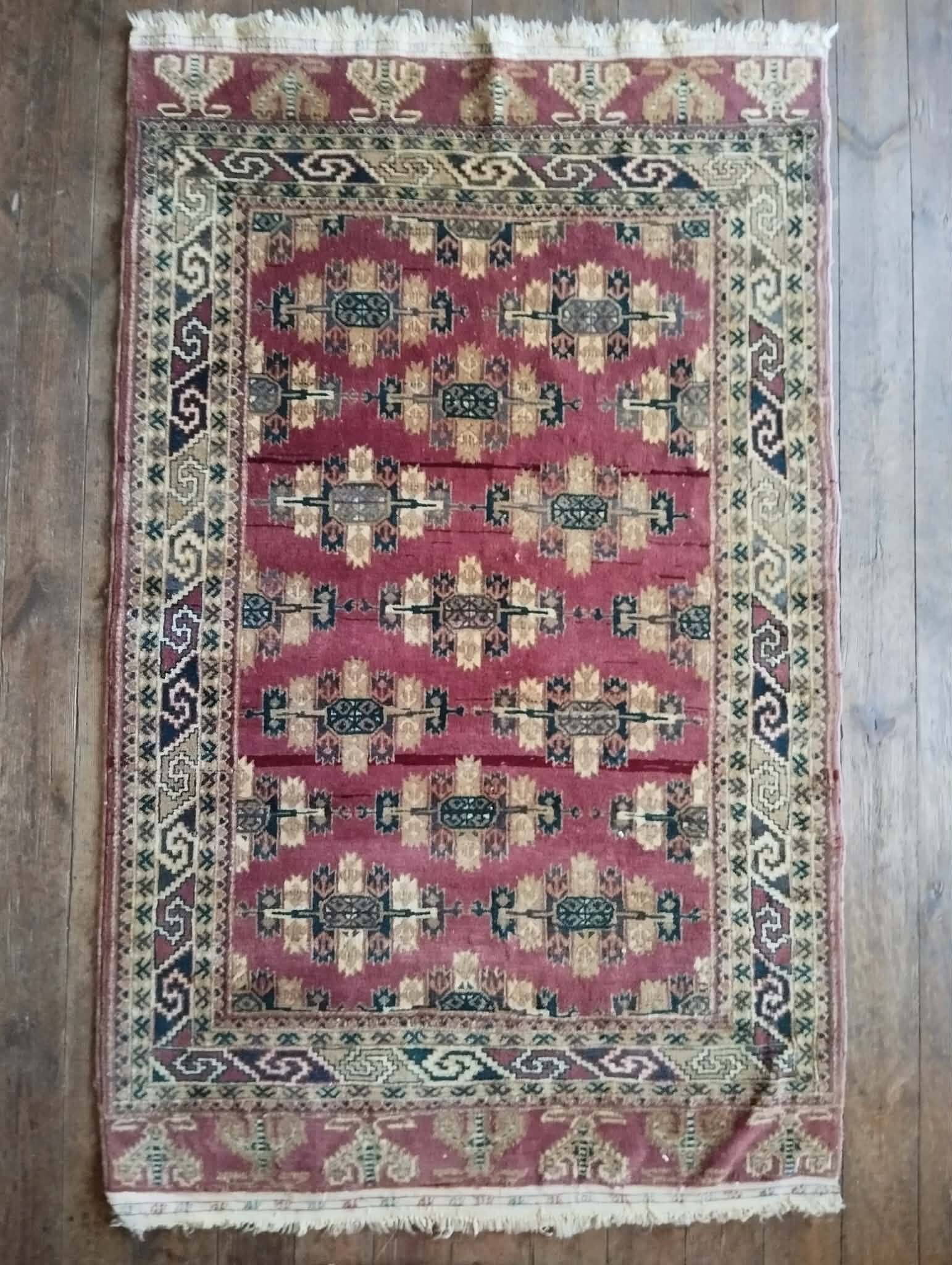 Handmade Turkmen Bukhara carpet 172x110cm