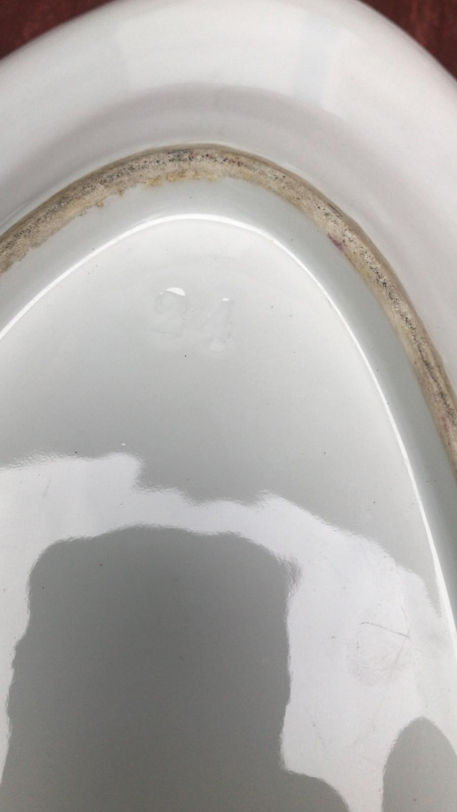 Porcelain serving dish