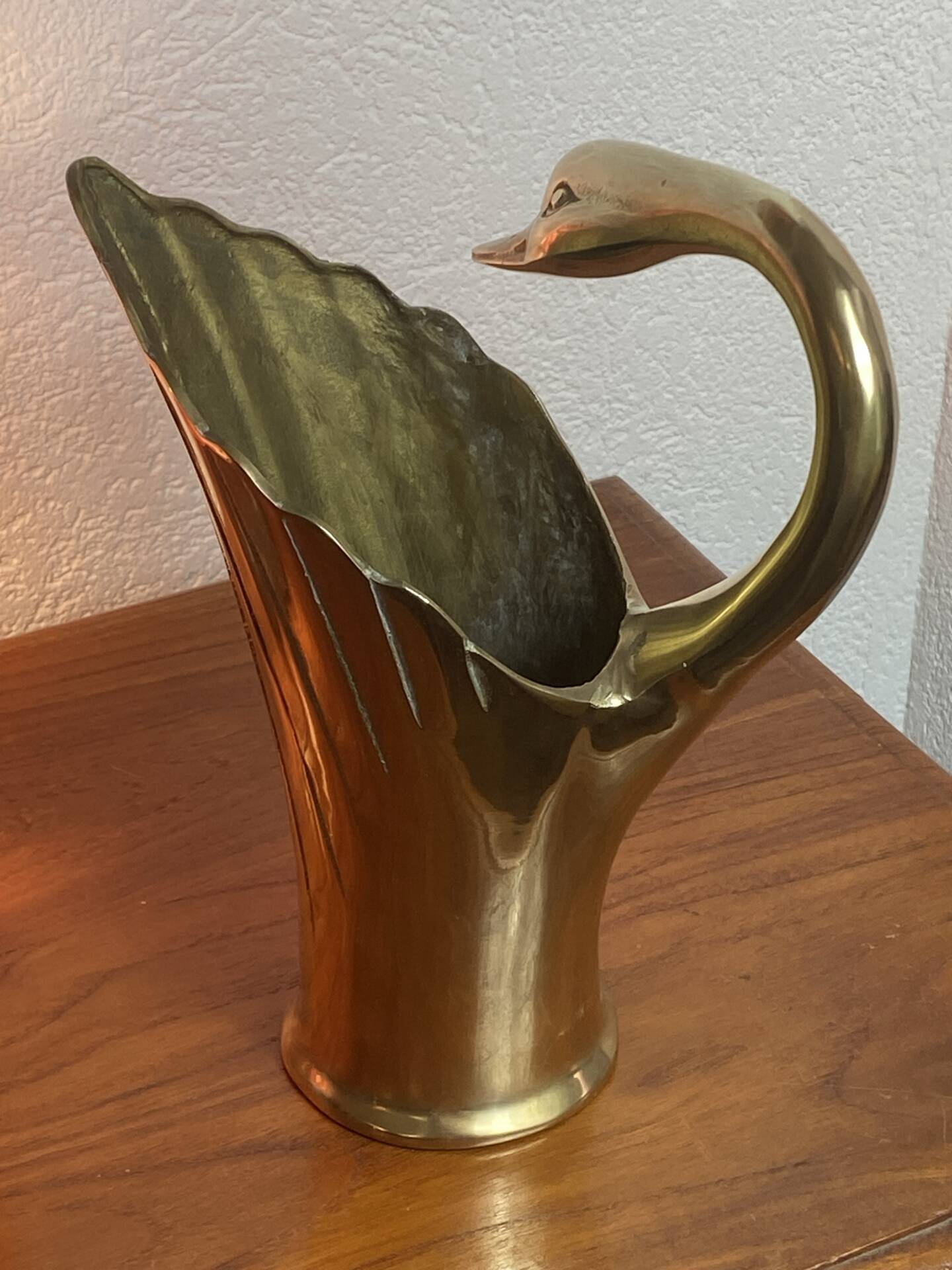 Vase cygne en laiton massif