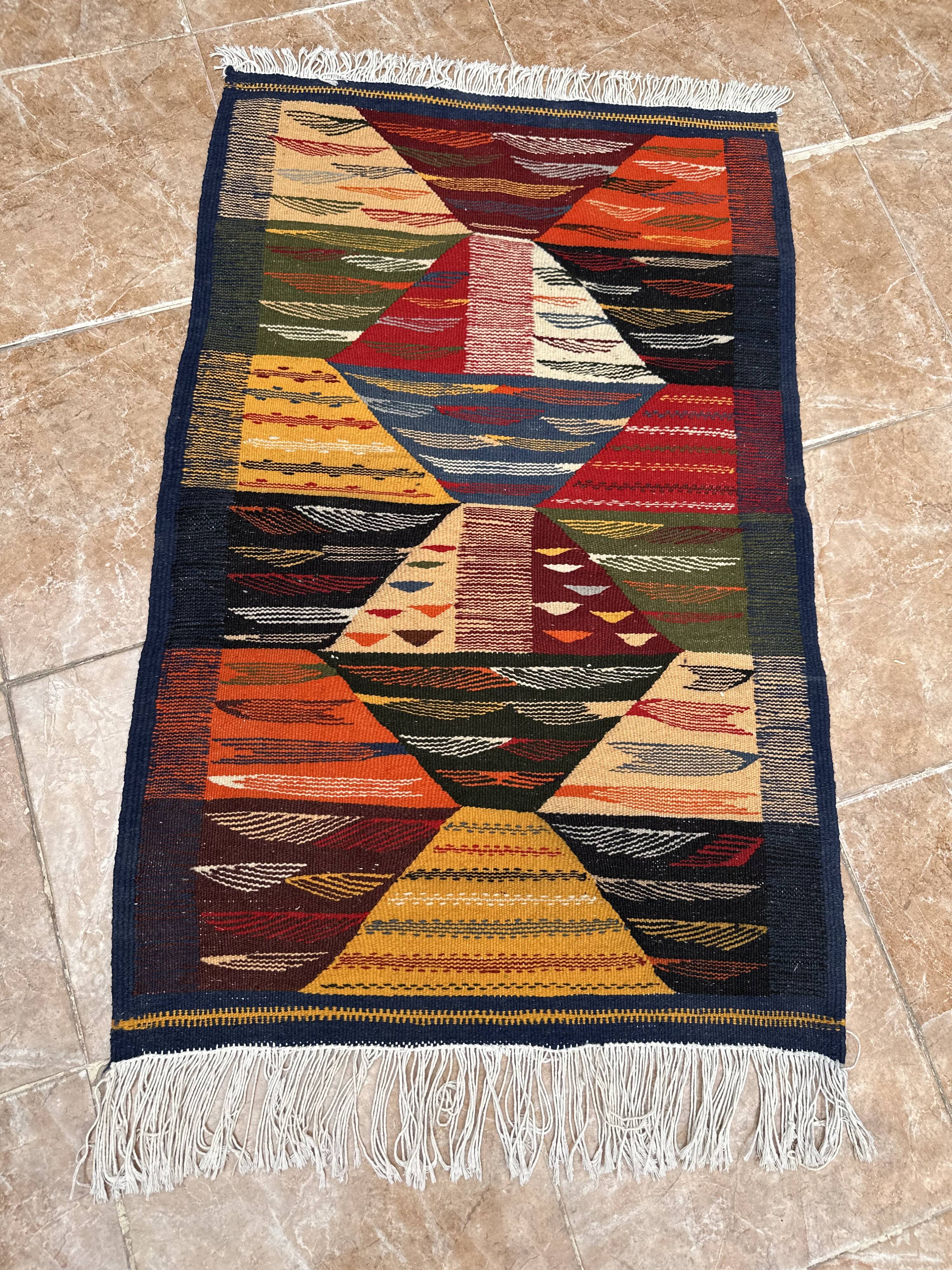 Small Moroccan rug, kilim picaso, flat woven rug, interior decoration