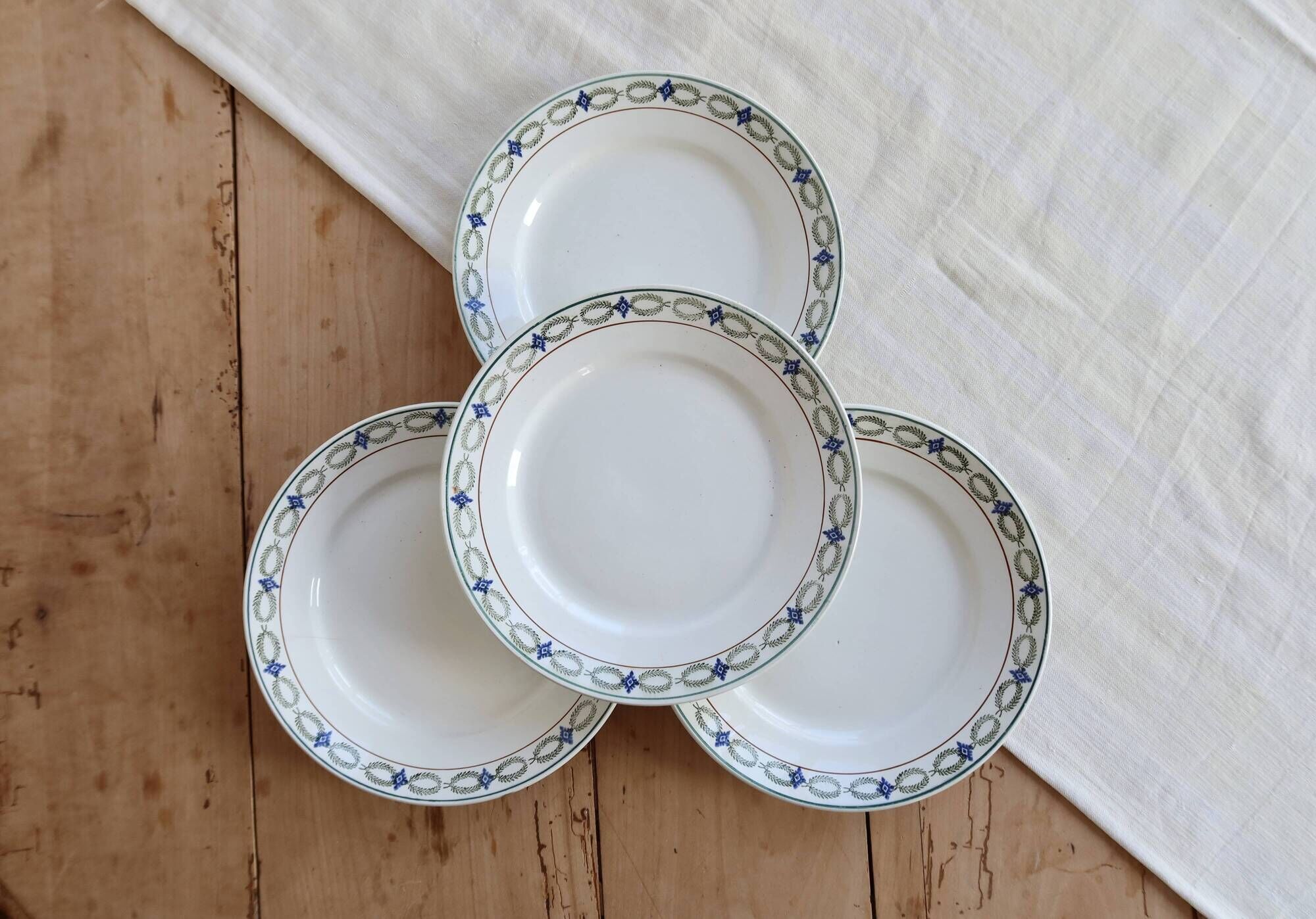 4 vintage dessert plates Terre de Fer Saint-Amand - Model 6000