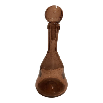 Carafe soufflée bullée Biot non signé couleur rose violet