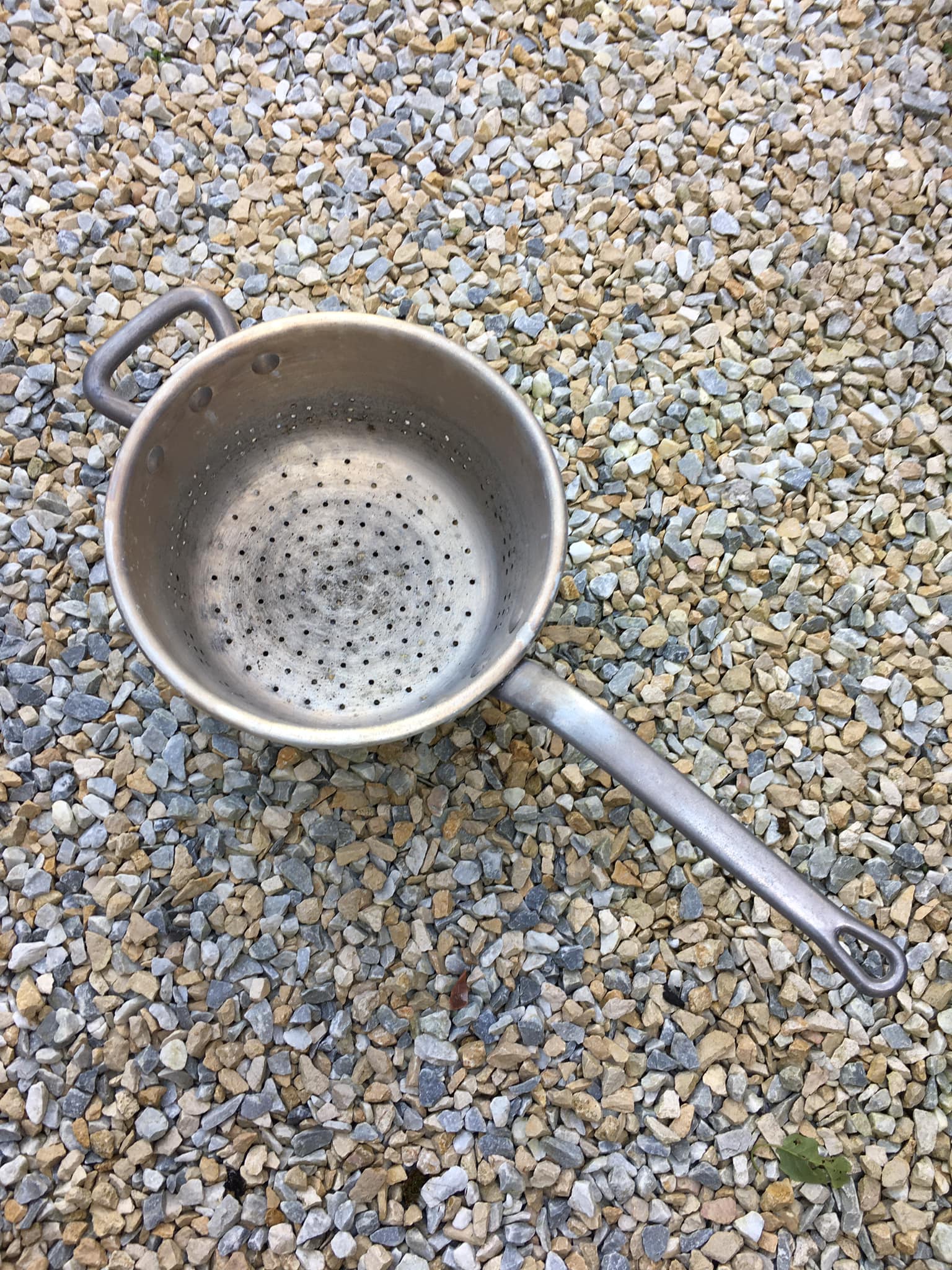 Tin strainer