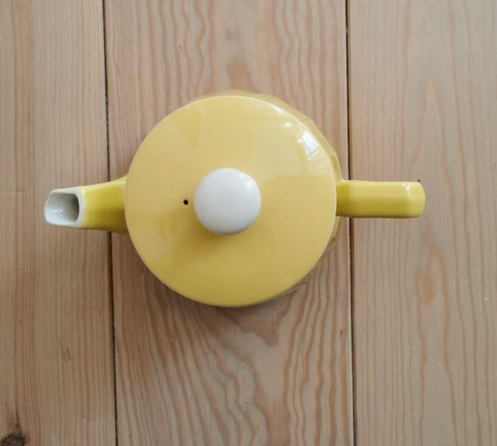 Cafetière, théière vintage jaune