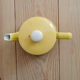 Cafetière, théière vintage jaune