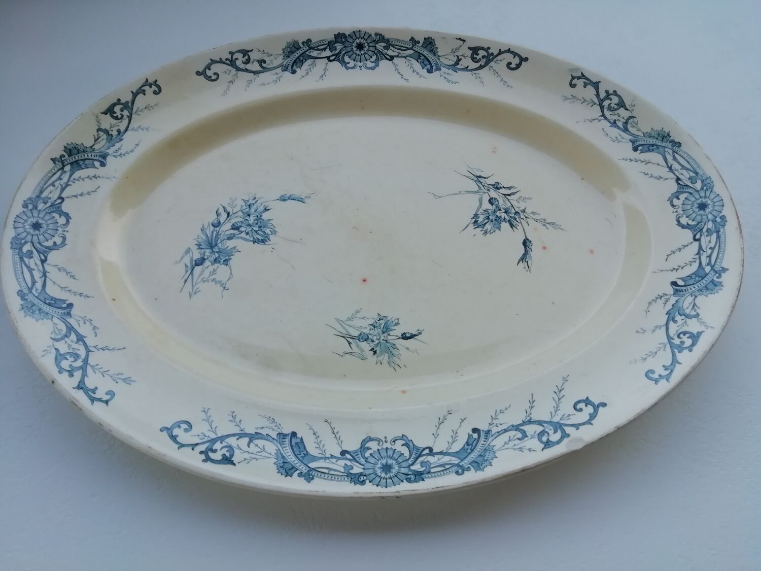 Flat iron earth creil and montereau