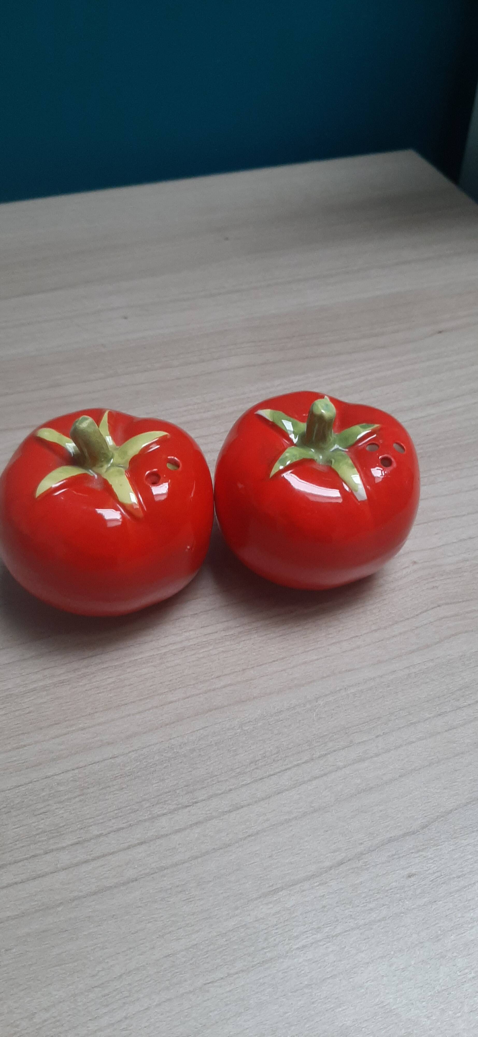 Tomato Shaped Salt and Pepper Shaker Set
