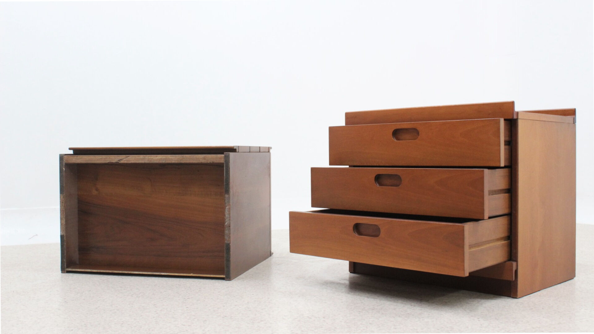 Tito Agnoli vintage nightstands Molteni 1970s