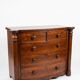 Commode galbée ancienne en acajou