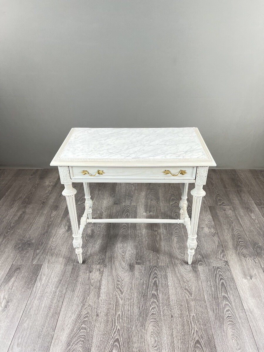 Table de style Louis XVI en bois peint et plateau en marbre, XXe Siècle