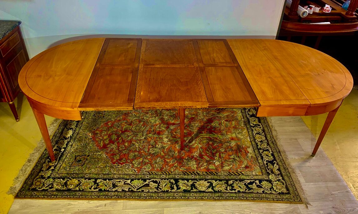 Oval table in cherry style Directoire with 3 extensions, 10 people.