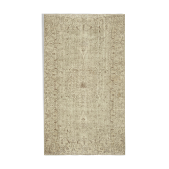 Hand-knotted turkish beige carpet 173 cm x 290 cm